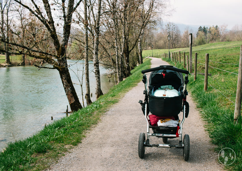 Mit dem Kinderwagen nach der Schwangerschaft wandern