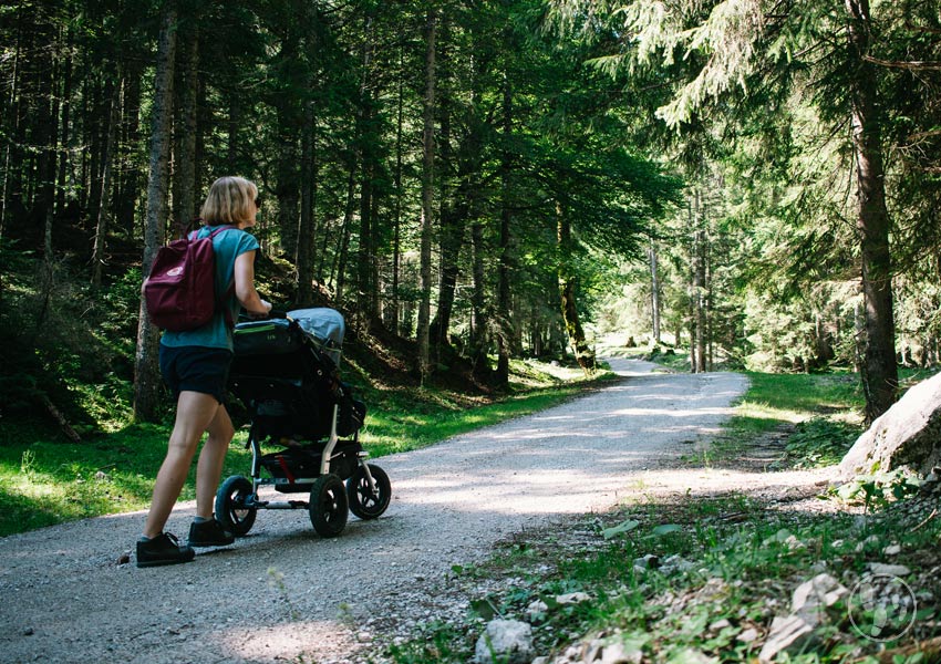 Wandern mit Kinderwagen im Karwendel zum Rohntalboden