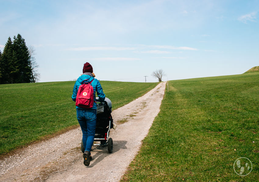 Wanderung mit Kinderwagen durch das Mangfalltal und oberhalb von Thalham